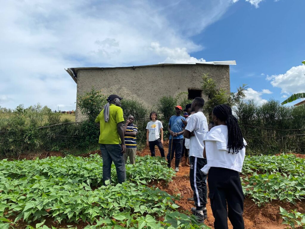 Visite de A-maru au Rwanda