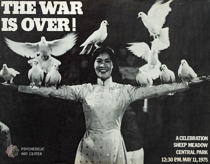 The War is Over, Phil Ochs / Don Luce (photo), 1975 Etats-Unis, affiche issue de la collection Elalouf, 71 x 55,5cm