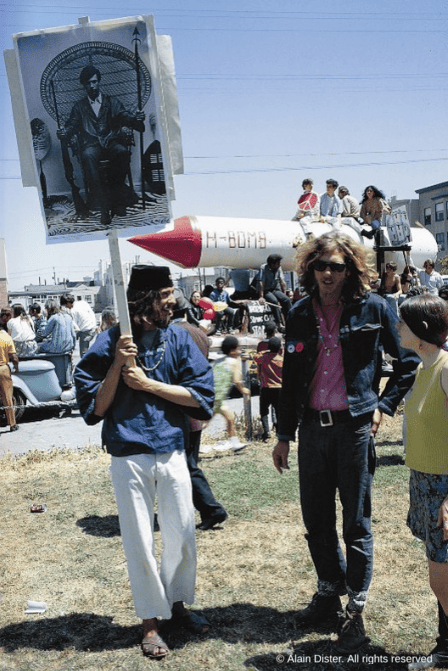 Alain Dister 60's manifestation années 60 pour la paix et la fin de la guerre du Vietnam